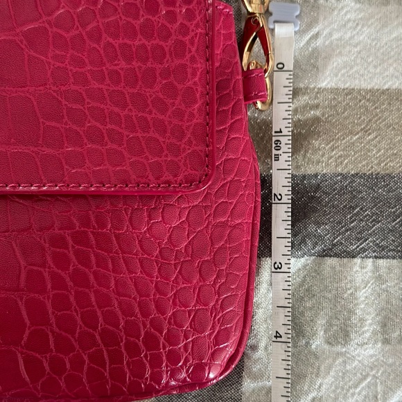 Valentino vegan patent crocodile crossbody bag with gold chain BNWOT - Picture 10 of 12